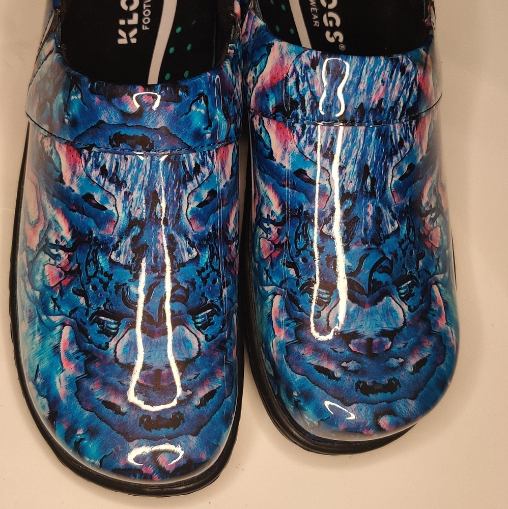 Blue marble Klogs Sz 8